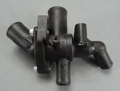 Ford V184 Transit 2001-2007 2.4 Termostat Gövdesi Komple Ford Orjinal