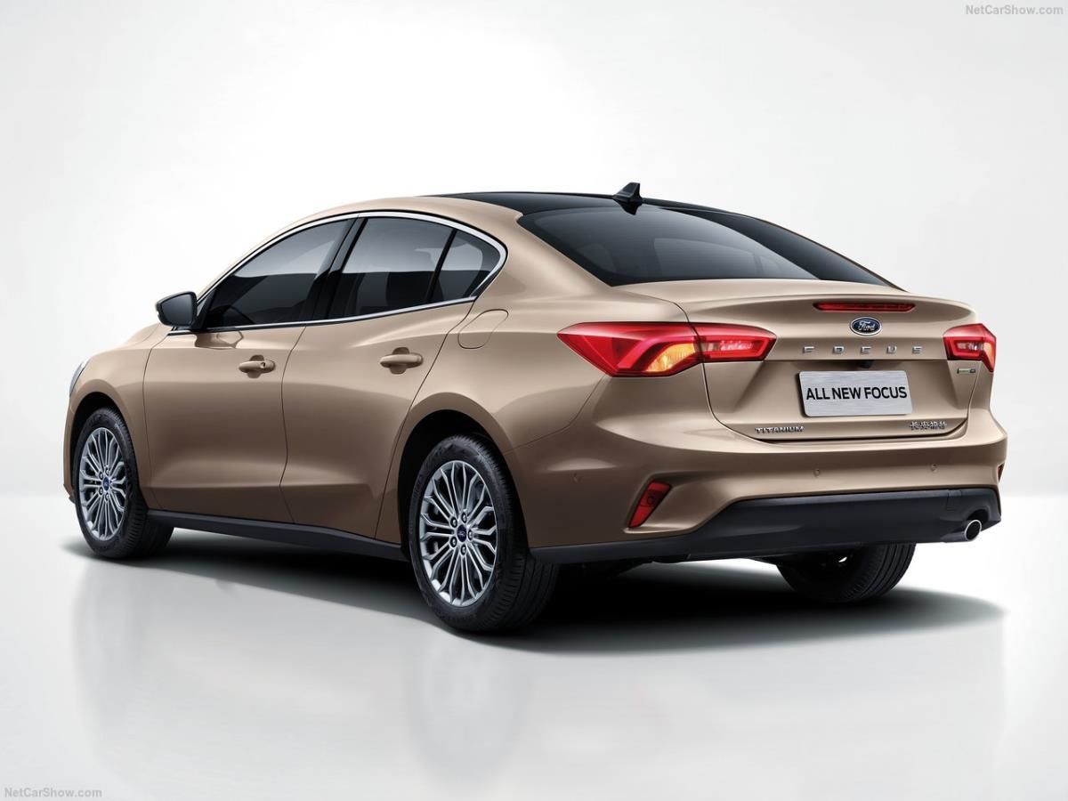Ford Focus 2018- Sağ Dış Stop Lambası Sedan Depo Marka